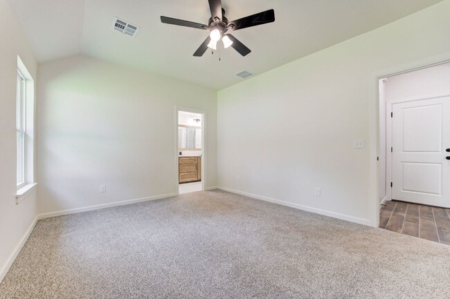 Building Photo - Brand New Home In Noble!