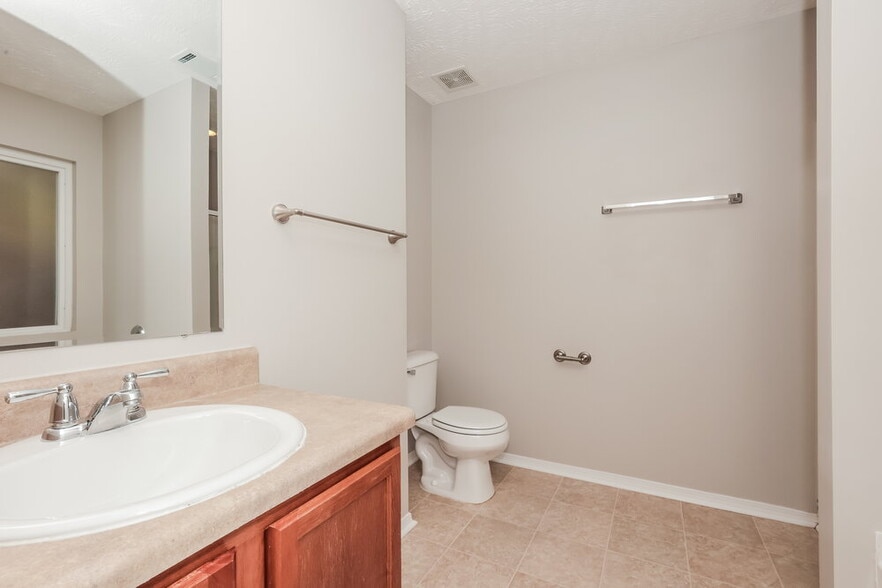 Building Photo - 4003 Randall Ln