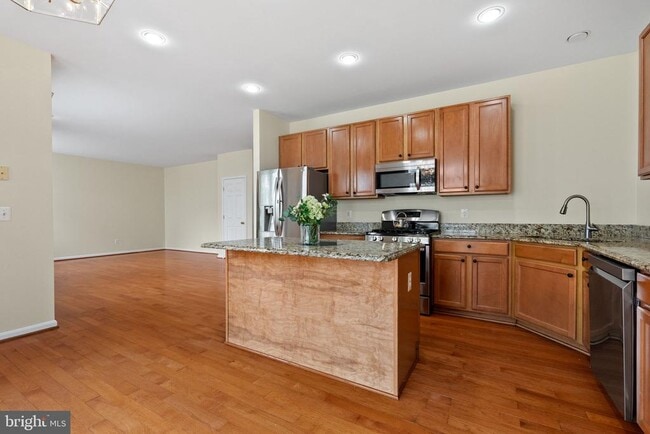 Building Photo - 15433 Leeds Hill Way