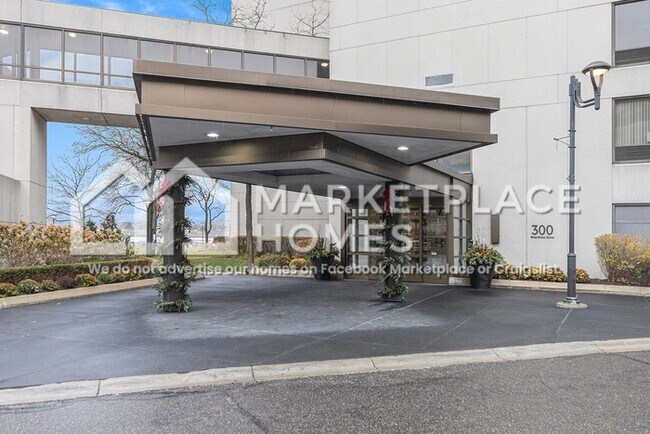 Building Photo - 300 Riverfront Dr