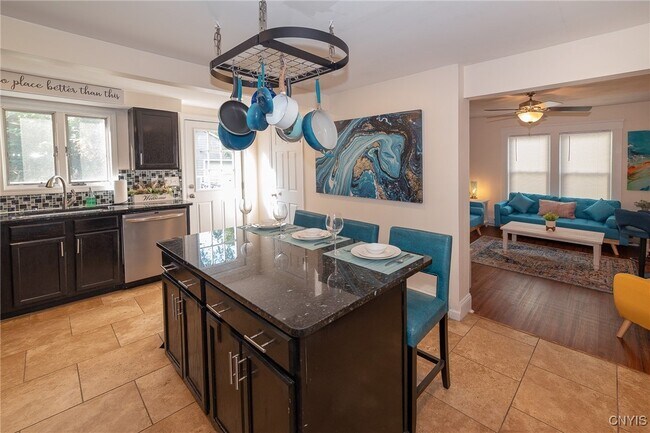 Building Photo - 312 Hall Ave