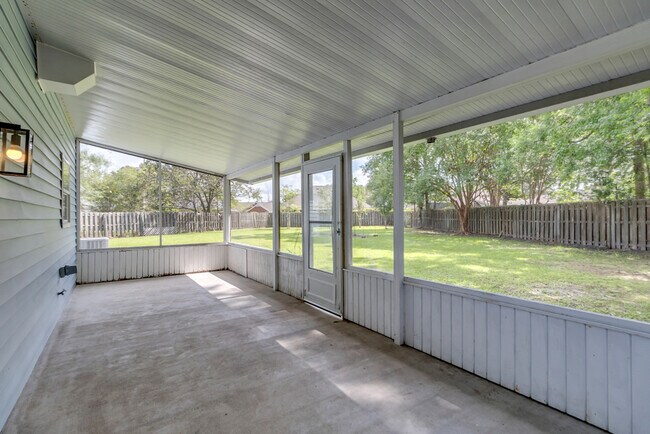 Building Photo - 949 Piercefield Dr