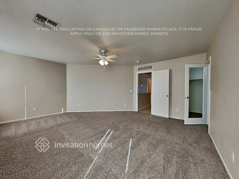 Building Photo - 2443 W Mobile Ln