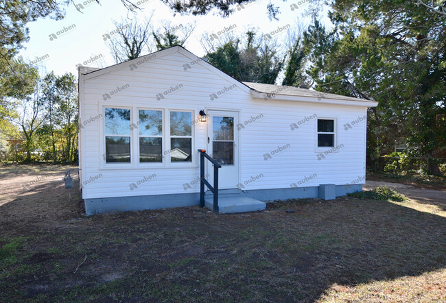 Primary Photo - 2 Bedroom House For Lease in South Augusta