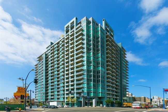 Building Exterior - 1080 Park Blvd