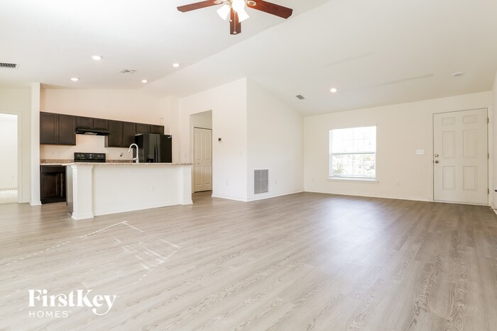 Building Photo - 3685 Parade Terrace