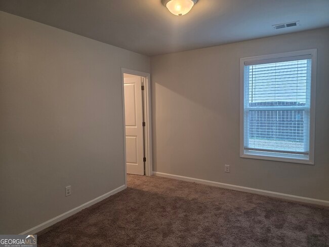 Building Photo - 27 Blackberry Cir