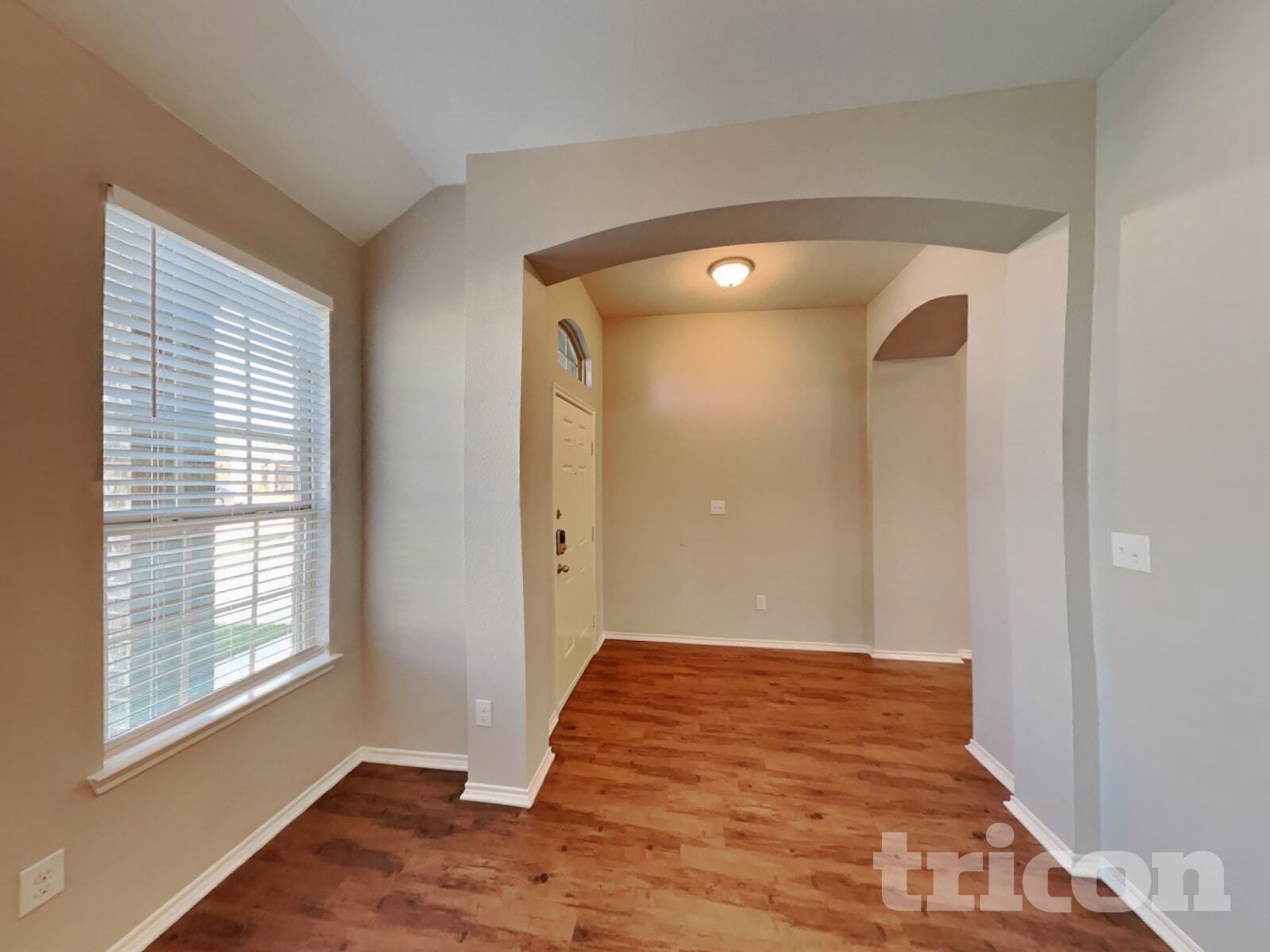 Building Photo - 1937 Briar Grove Dr