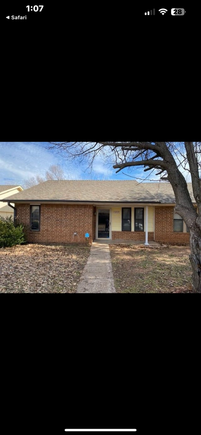 Building Photo - 1217 Clearwater Dr