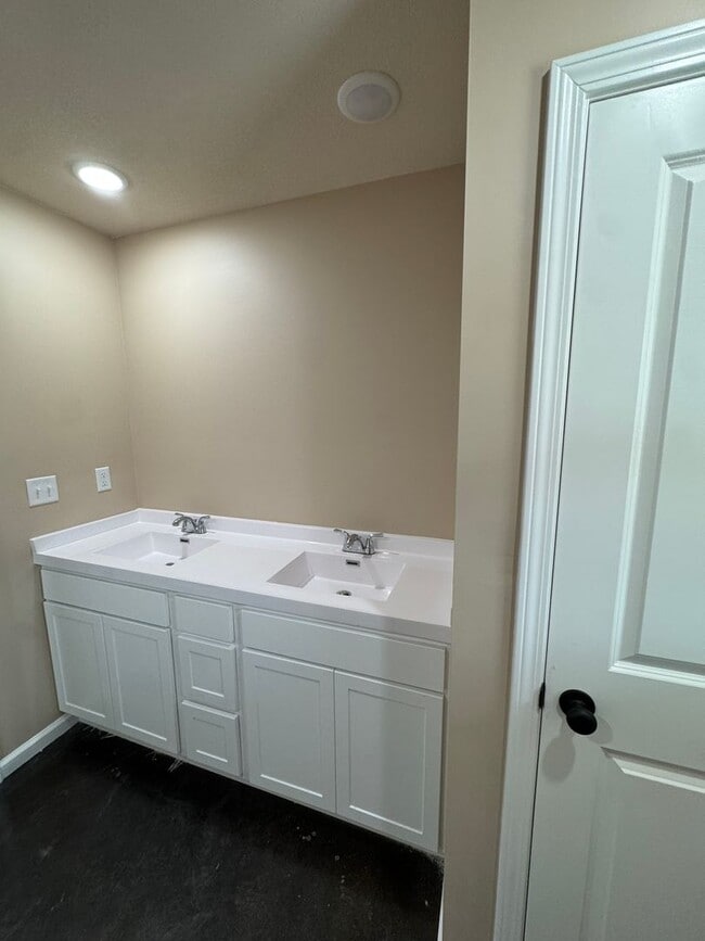 Building Photo - Brand New 3 Bed / 2 Bath in Trumann Availa...