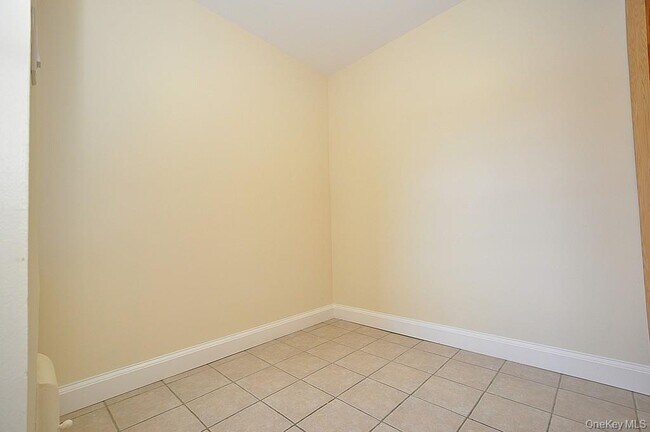 Building Photo - 120 Stonelea Pl