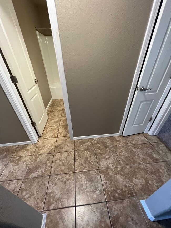 Building Photo - Nice 3 Bed 2 Bath house in new housing division off Northridge Drive