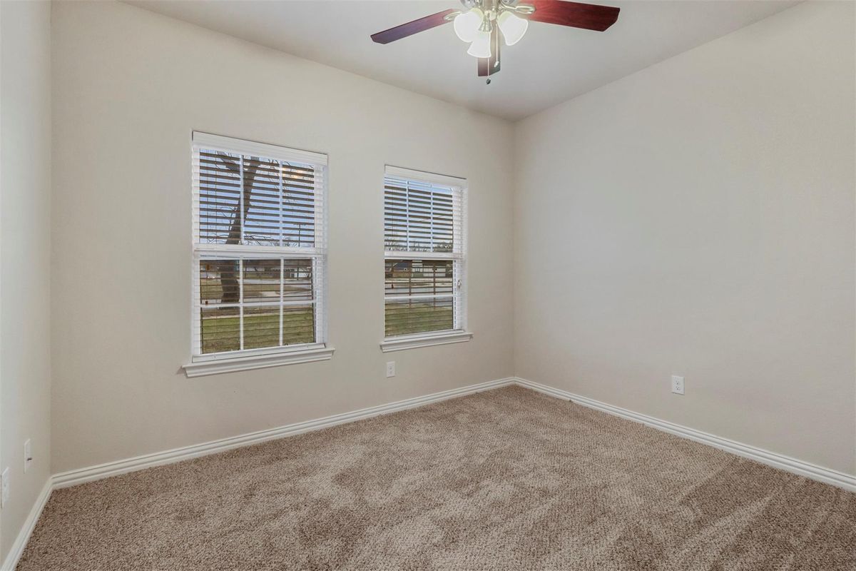 Building Photo - 731 W Morton St