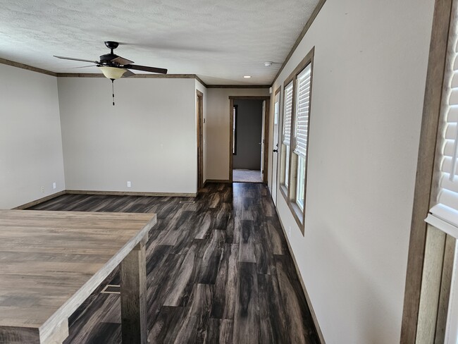 Building Photo - 2101 SW 38th St