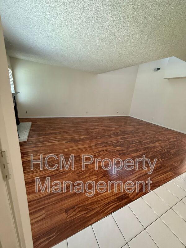 Building Photo - 9 Goldenbush