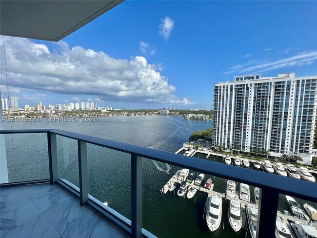 Building Photo - 17301 Biscayne Blvd