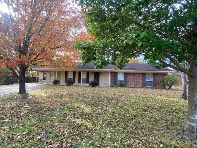 Primary Photo - Renovated 3 Bedroom 2 Bath Home for Rent!