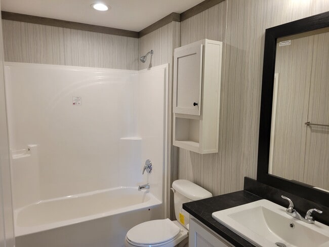 Building Photo - 5080 Cove Ct