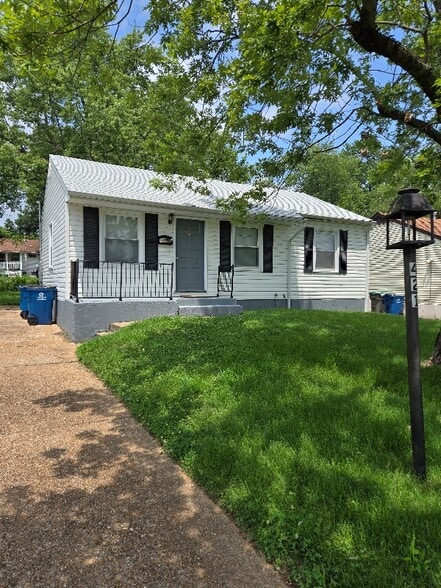 Primary Photo - 421 Midlothian Rd