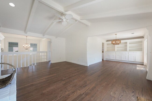 Building Photo - 5 Santa Victoria Ct