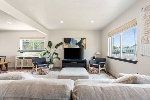 Building Photo - 1951 S 1700 E