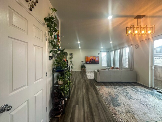 Building Photo - CORNER PAIRED HOME ACROSS THE PARK!