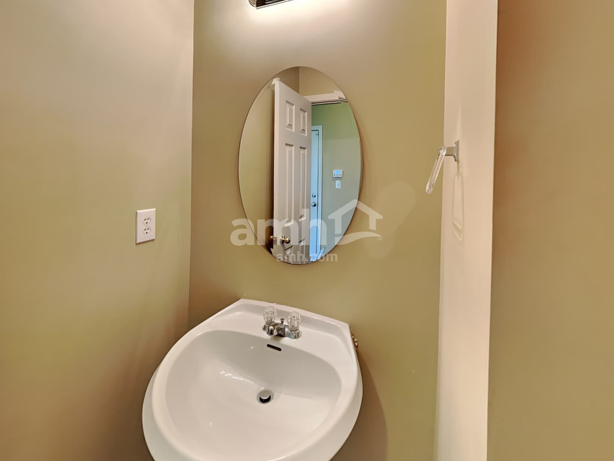 Building Photo - 7071 Hillcrest Chase Ln