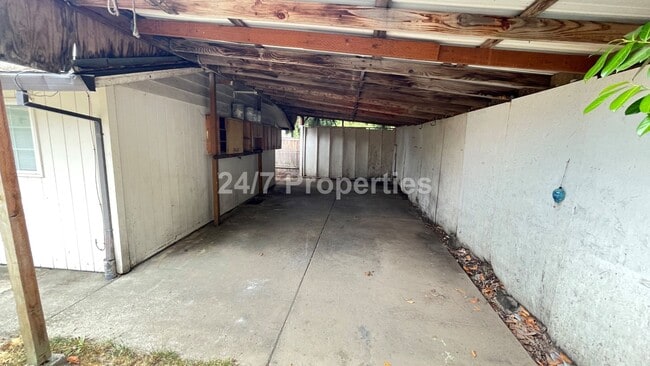 Building Photo - Charming 3 BD | 2 BA House with Large Back...