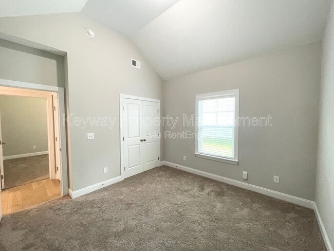 Building Photo - 410 Longford St