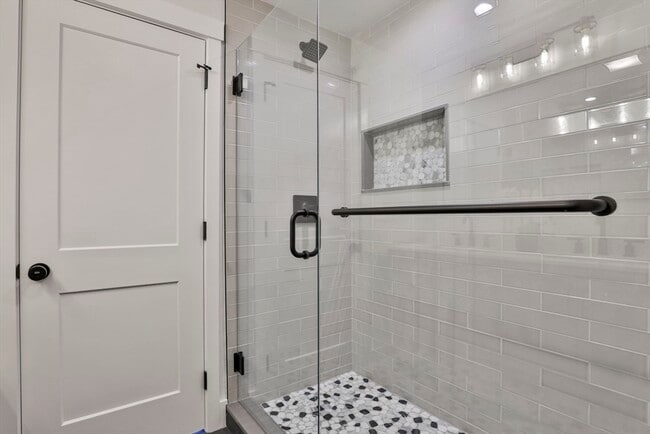 Building Photo - 7 Christopher St