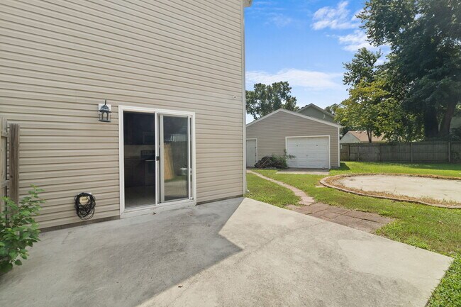 Building Photo - 513 Stockton Rd