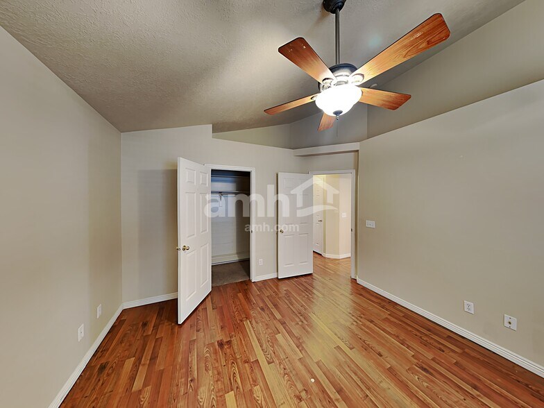 Building Photo - 3595 S Feulner Dr