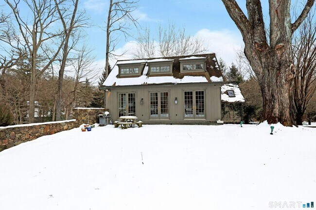 Building Photo - 369 Ethan Allen Hwy