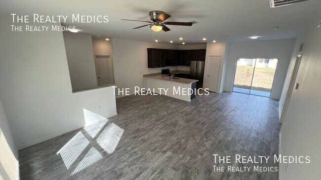 Building Photo - 1651 Welland St SE