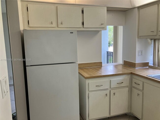 Building Photo - 16919 N Bay Rd