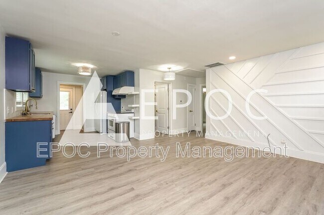 Building Photo - 405 Peele St