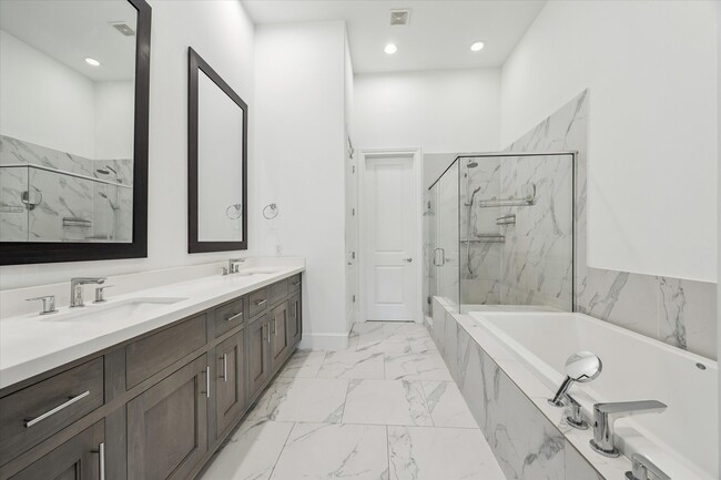 Building Photo - 823 Paige St