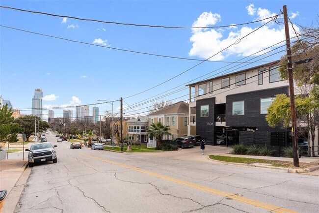 Primary Photo - 1306 West Ave