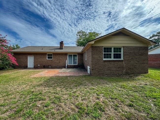 Building Photo - 5961 Chinas Ct