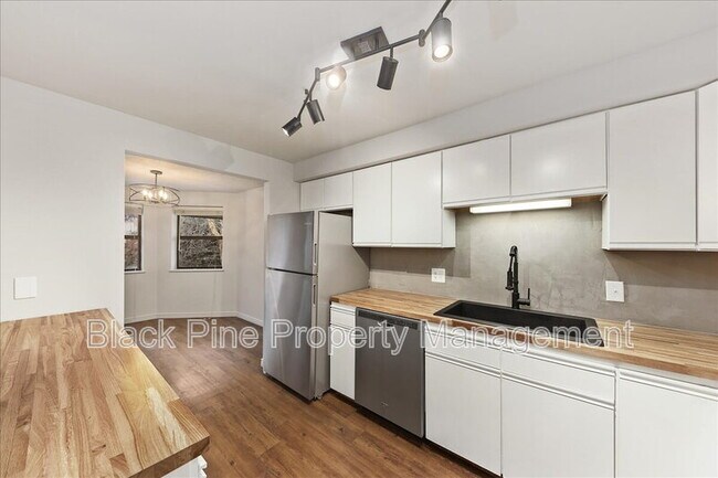 Building Photo - 3675 S Gekeler Ln