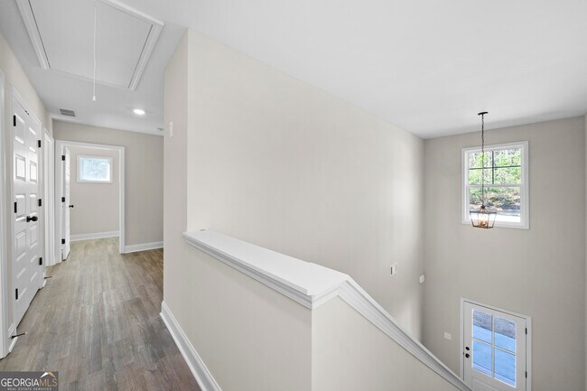Building Photo - 280 Mulberry Dr