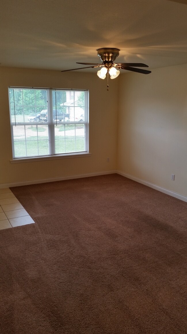 Building Photo - 3603 Zinnia Dr
