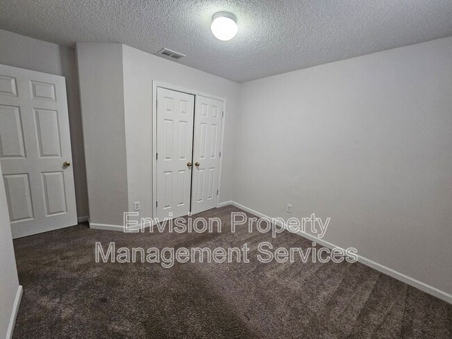 Building Photo - 10996 Knotty Pine Pl