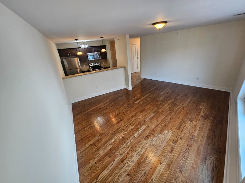 Building Photo - 115 Bruen St