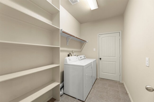 Building Photo - 19735 Crossfalls Ln