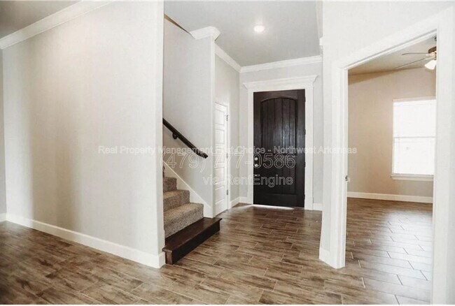 Building Photo - 1411 Sweetbriar Way