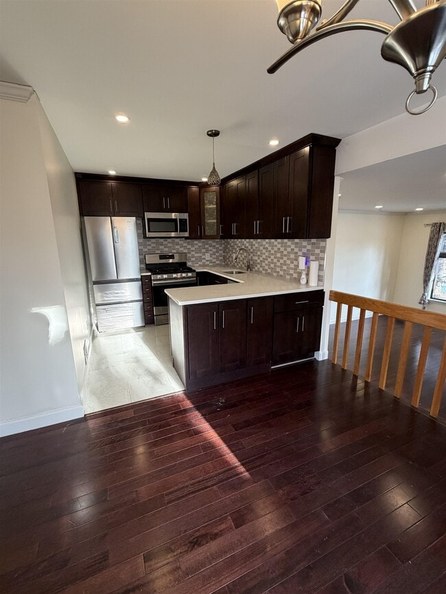 Building Photo - 27 Marina Ky