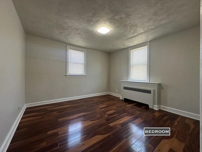 Building Photo - 4401 Oakmont St