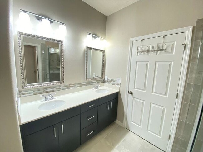 Building Photo - 2609 Amati Dr