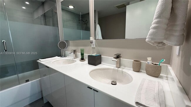 Building Photo - 92 SW 3rd St